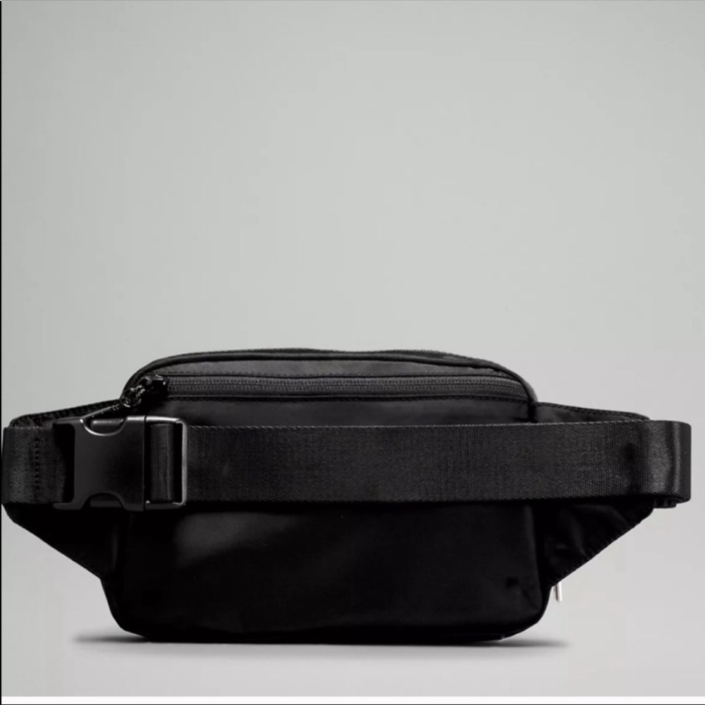 NWT LULULEMON EVERYWHERE BELT BAG - Picture 16 of 17